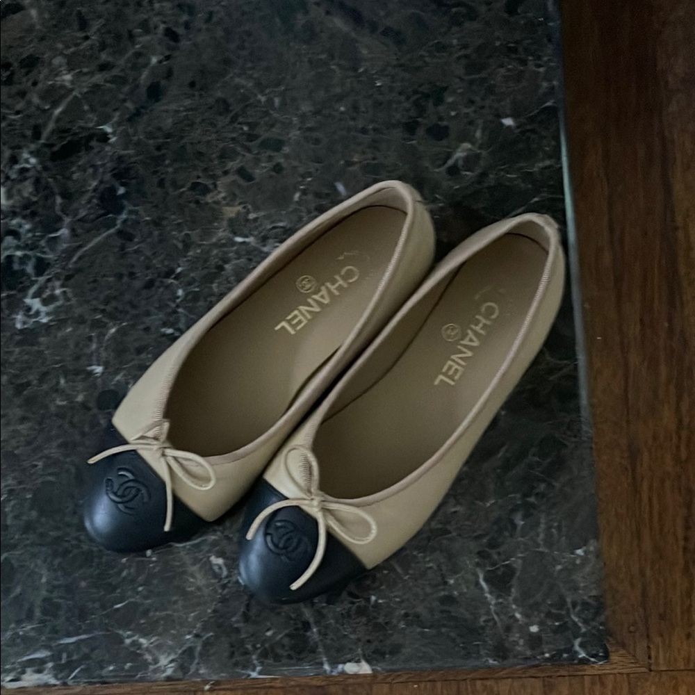 Ballet flats two toned